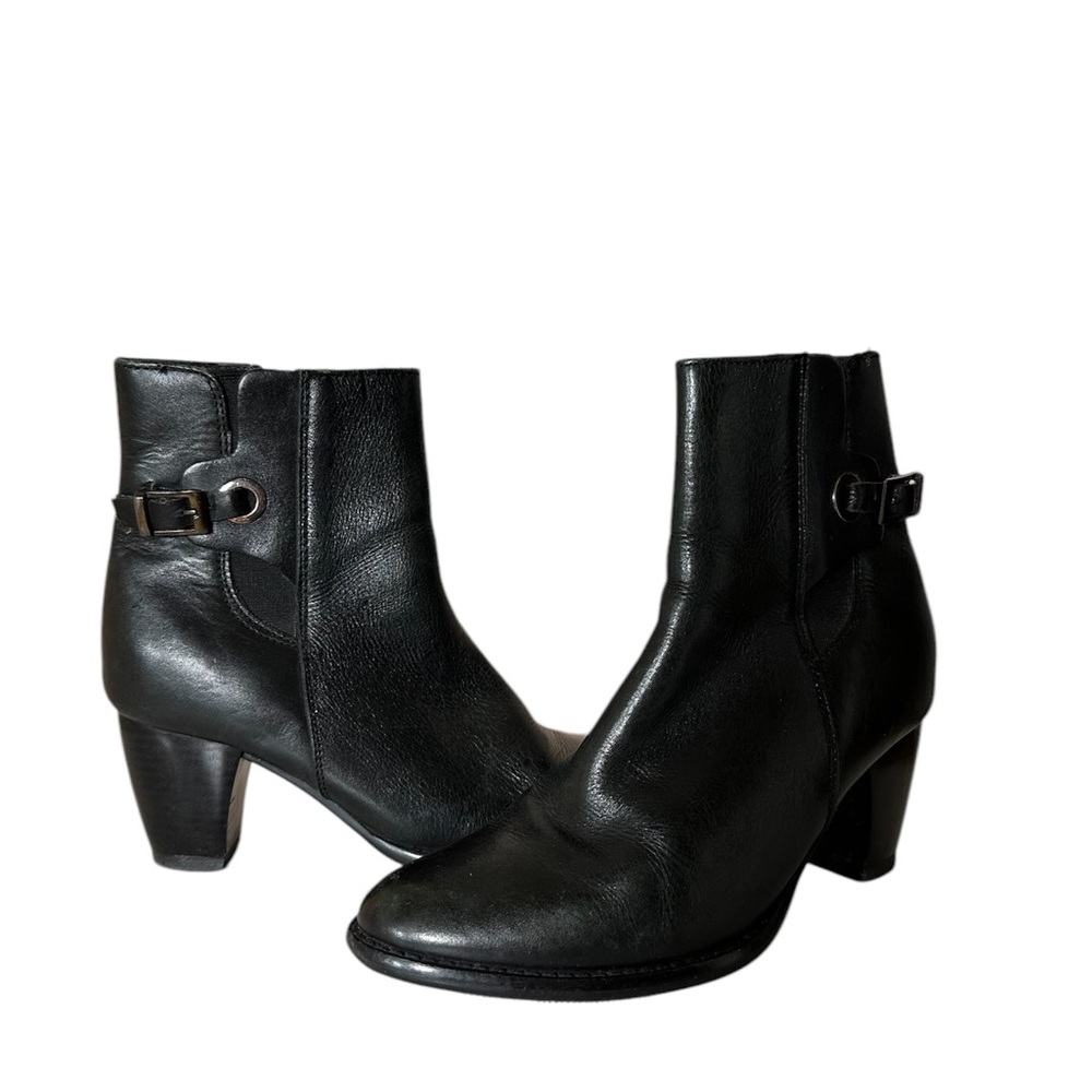 Black leather natalia blanco heel boots with a buckle on the side size 36 5.5